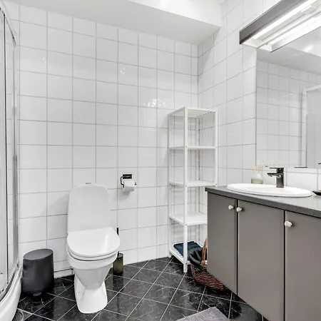 Arctic Escape Base L L Cozy *