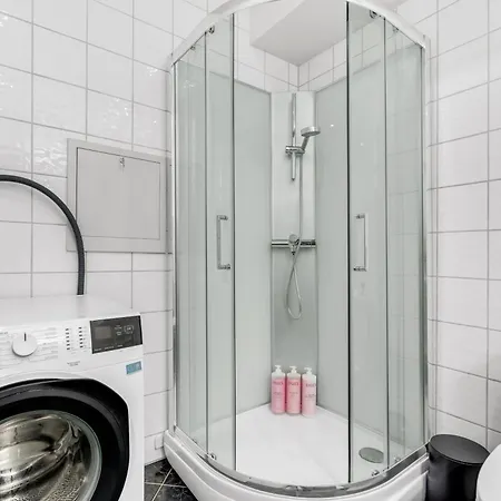 Arctic Escape Base L L Cozy *