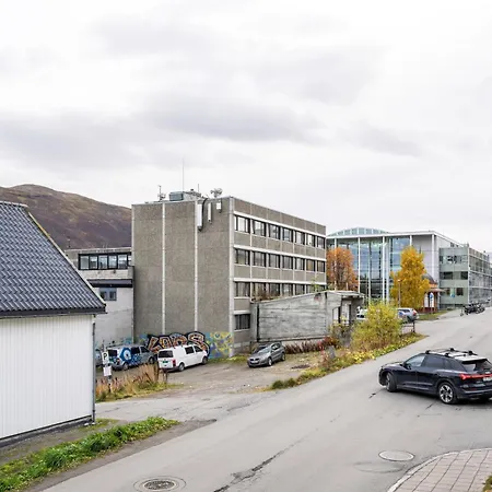 Апартаменты Arctic Escape Base L L Cozy Тромсё