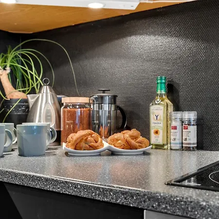 Апартаменты Arctic Escape Base L L Cozy Тромсё