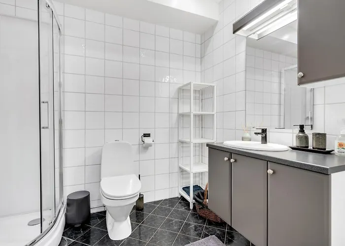 Arctic Escape Base L L Cozy *